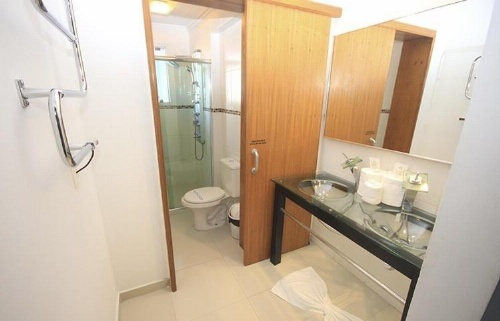 Emirates Hotel & Suites image 10