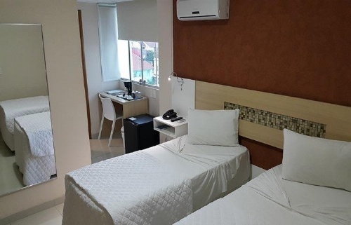 Emirates Hotel & Suites image 11
