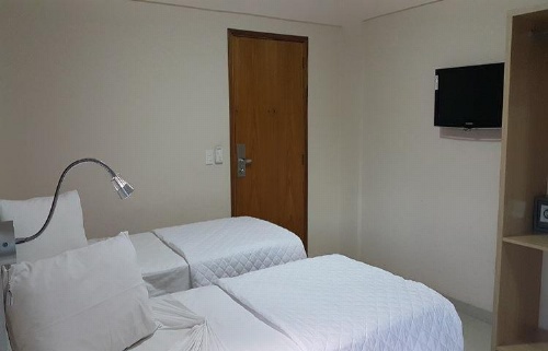 Emirates Hotel & Suites image 12