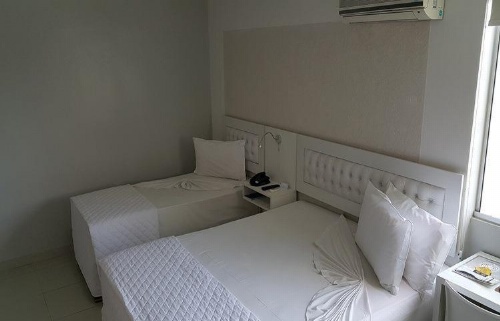 Emirates Hotel & Suites image 15
