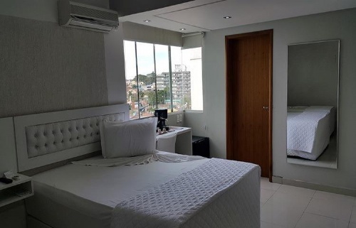 Emirates Hotel & Suites image 16