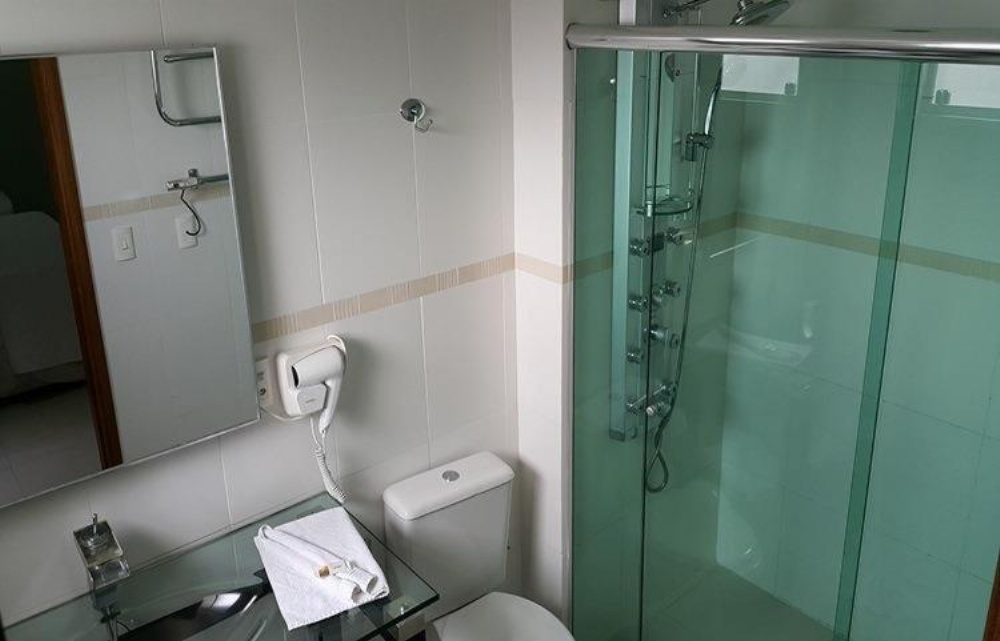 Emirates Hotel & Suites Image 18