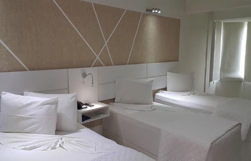 Emirates Hotel & Suites image 21