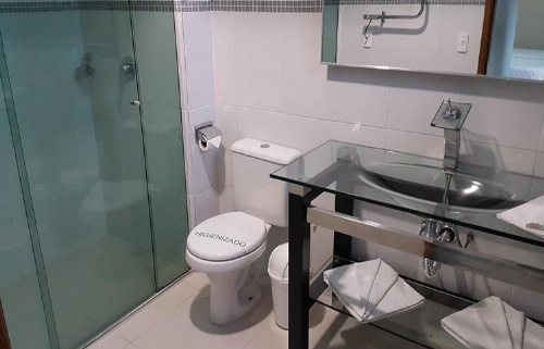 Emirates Hotel & Suites image 3