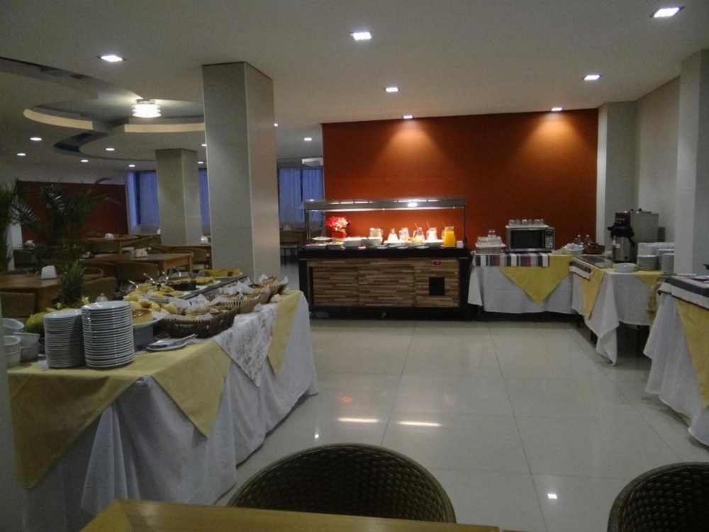 Emirates Hotel & Suites Image 48