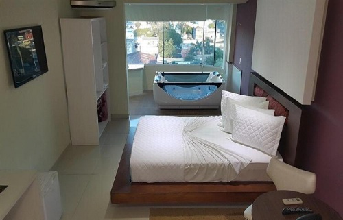 Emirates Hotel & Suites image 5