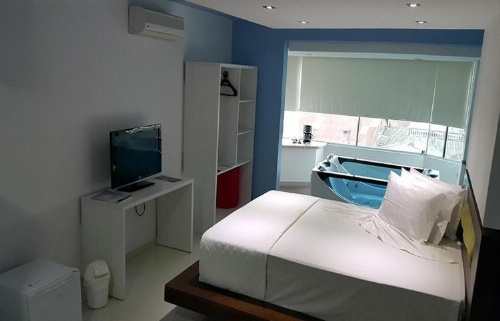 Emirates Hotel & Suites image 7